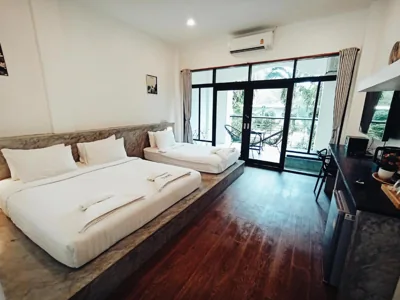 Deluxe Double or Twin Room with Garden View — Island Dive Club