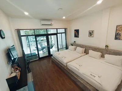 Superior King Room — Island Dive Club